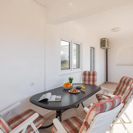 Morena Apartment Makarska